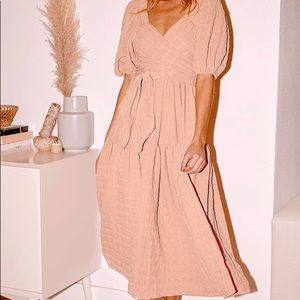 Lulu’s Peachy Pink Puff Sleeve Maxi Dress